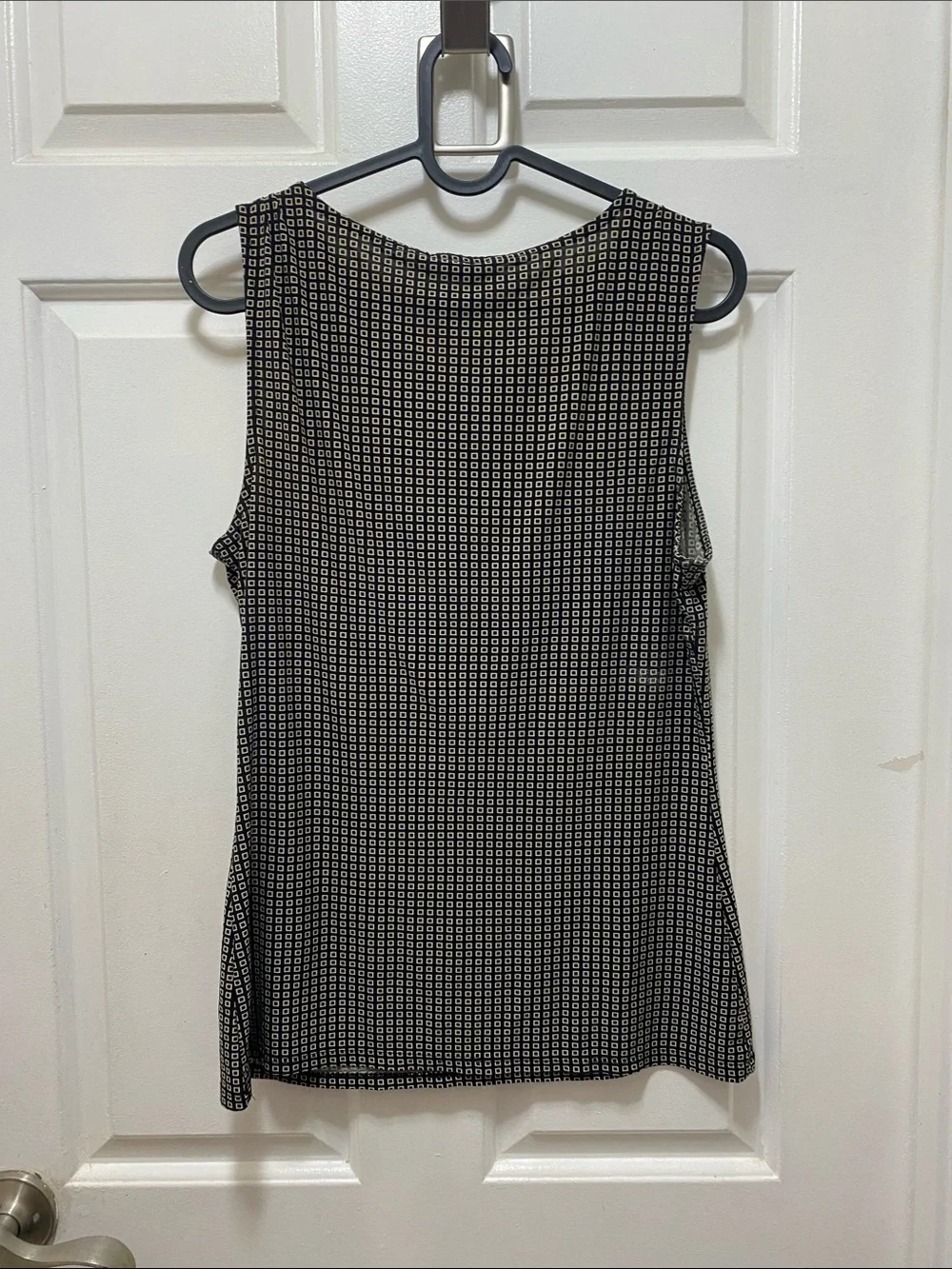 Banana Republic Black and White Geometric Sleeveless Cowl Neck Tank - Picture 4 of 4